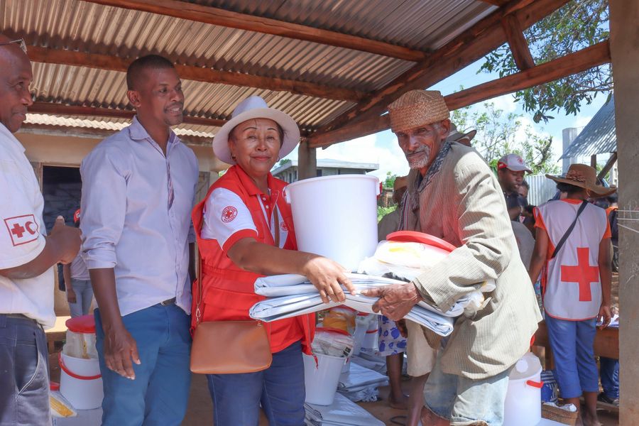 Distribution es kits abris et des kits wash dans la région de Fitovinanany